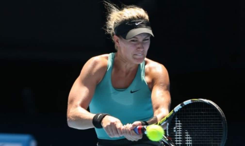 Eugenie Bouchard ended her wait for a first win since the Wimbledon final at the Connecticut Open as Sam Stosur battled her way past Kurumi Nara