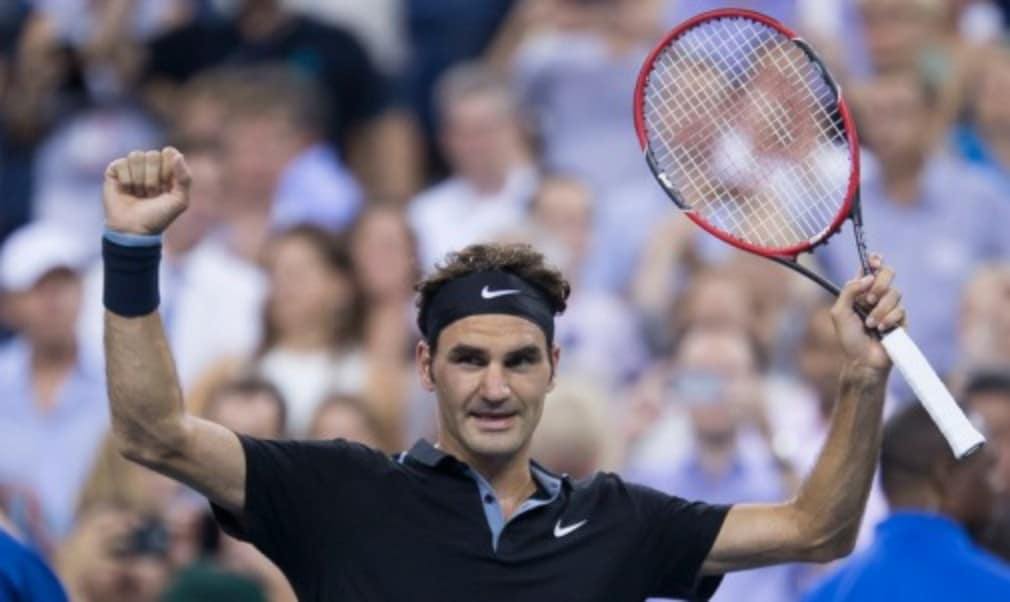 Roger Federer returned to world No.2 following his victory at the Shanghai Rolex Masters