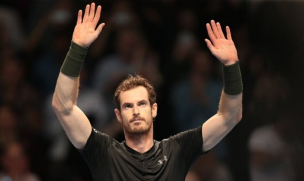 Andy Murray won his first match as world No.1 with victory over Marin Cilic at the Barclays ATP World Tour Finals