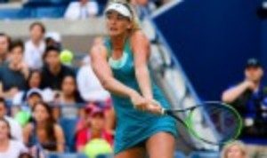 Coco Vandeweghe defeated Lucie Safarova 6-4 7-6(2) to book her place in the quarter-finals of the US Open