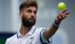 Benoit PaireÈs hopes of winning a second career title are still alive after he reached the semi-finals of the Moselle Open in Metz