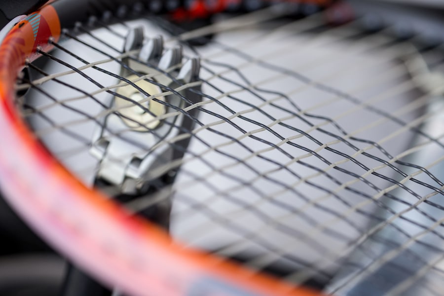 is tennis racquet frame straight