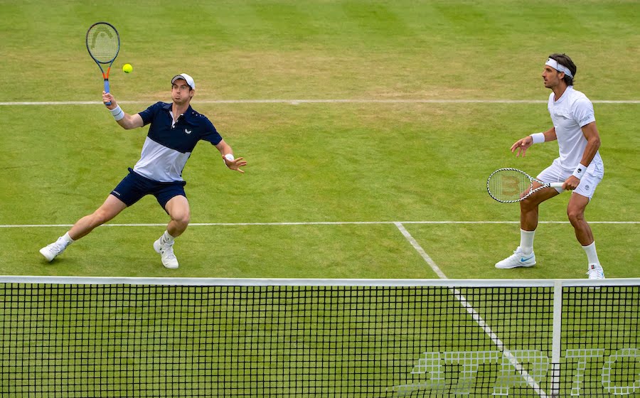 Andy Murray plays doubles with Lopez at Queens