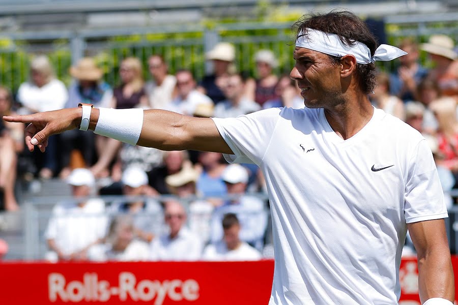 Rafael Nadal pointing