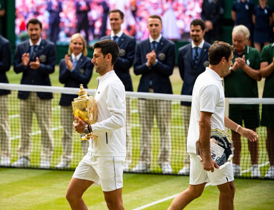 Djokovic bate Federer, leva penta de Wimbledon e iguala feito de Borg