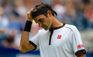Roger Federer US Open 2019 holds head