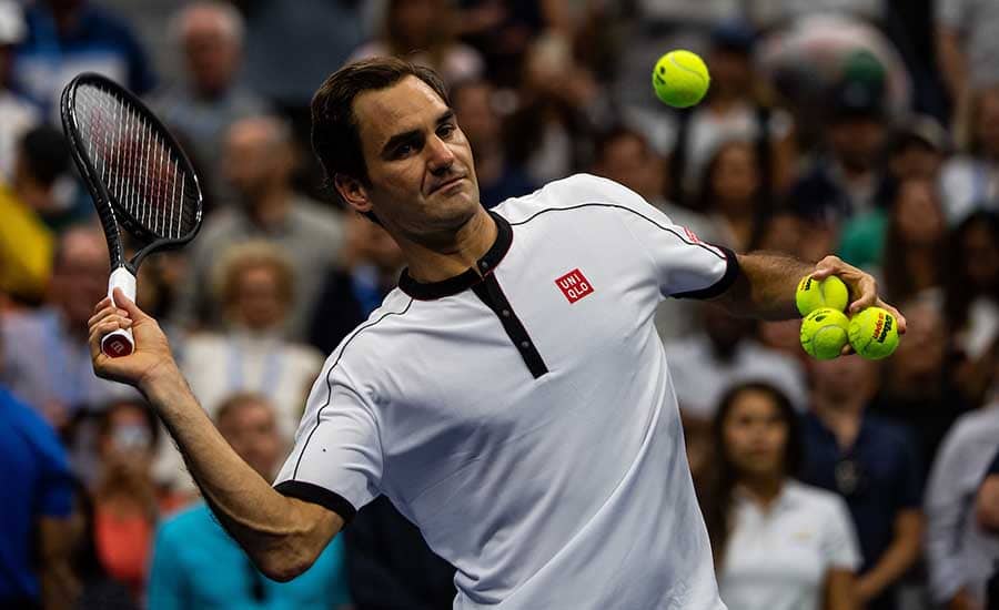 Roger Federer hitting balls