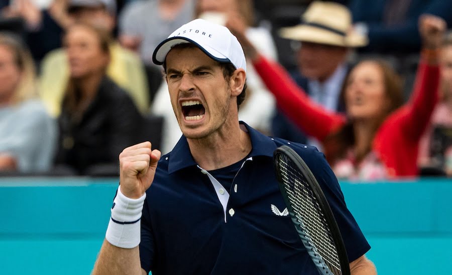 Andy Murray clenches fist in victory at Queen's Club 2019.jpg
