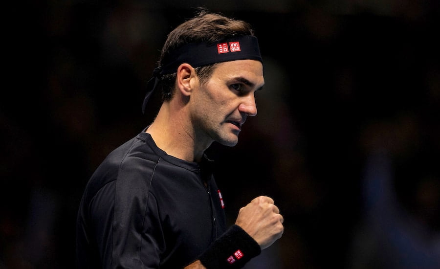 Roger Federer clenches fist