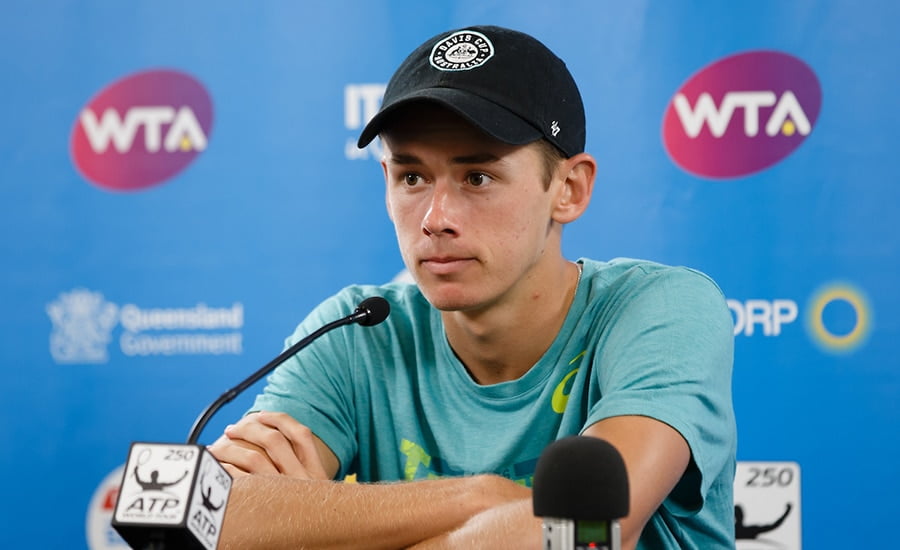 Den 25-år gammal 183 cm lång Alex de Minaur i 2024