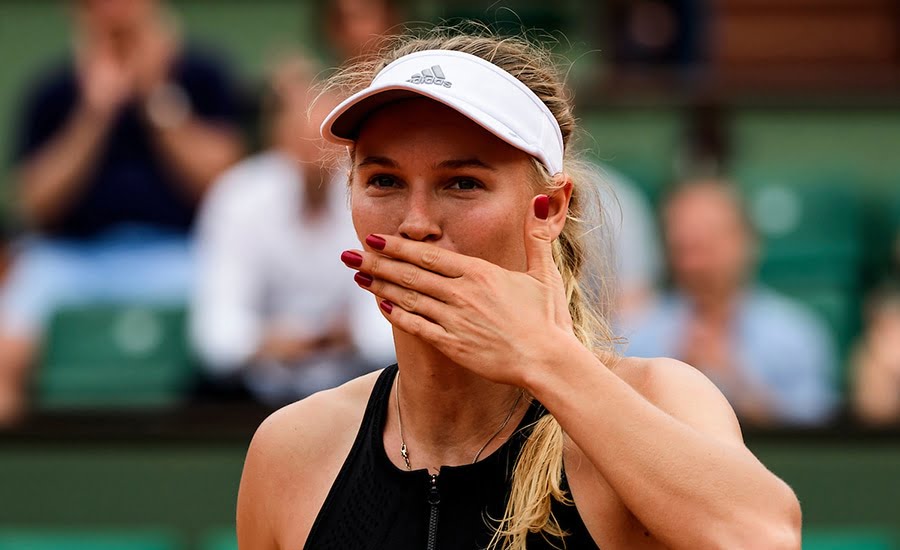 Caroline Wozniacki blowing a kiss