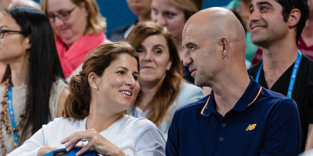 Roger Federer wife Mirka smiles