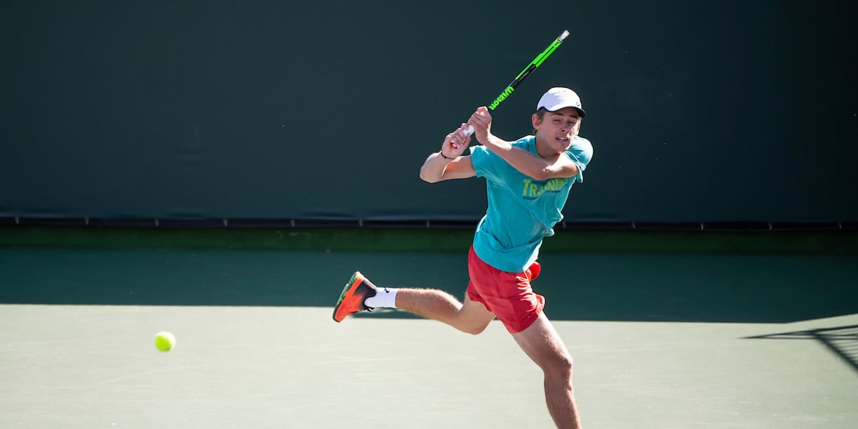 Alex de Minaur backhand.JPG