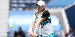 Kyle Edmund plays with the Wilson Pro Staff as does Roger Federer