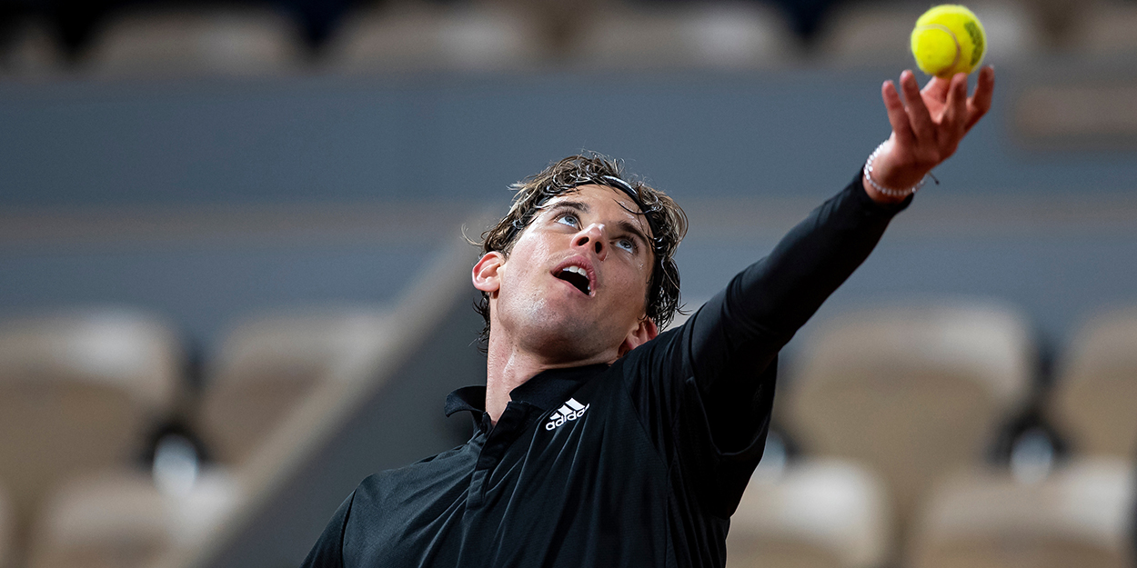 Dominic Thiem ball toss Roland Garros