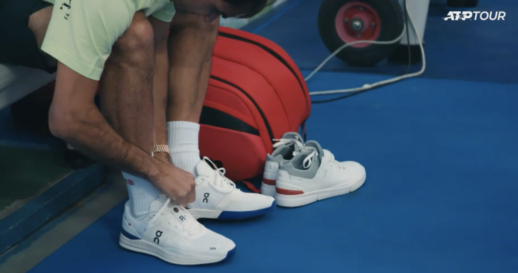 Roger's Switch On Tennis Shoes 