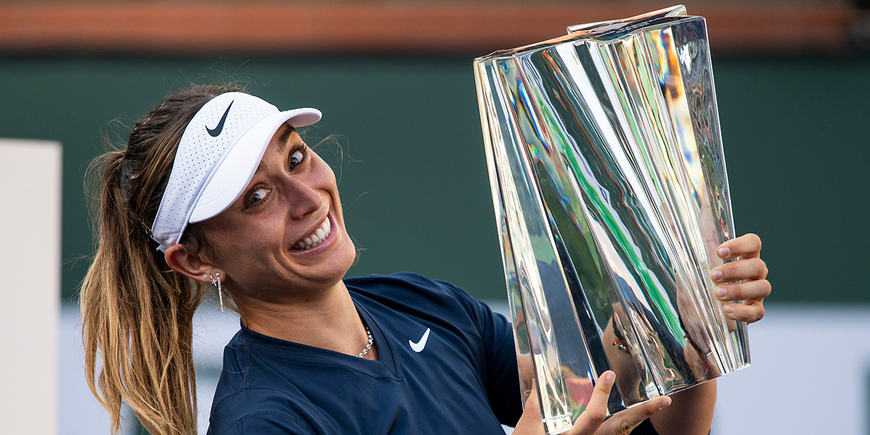 Paula Badosa with Indian Wells WTA trophy