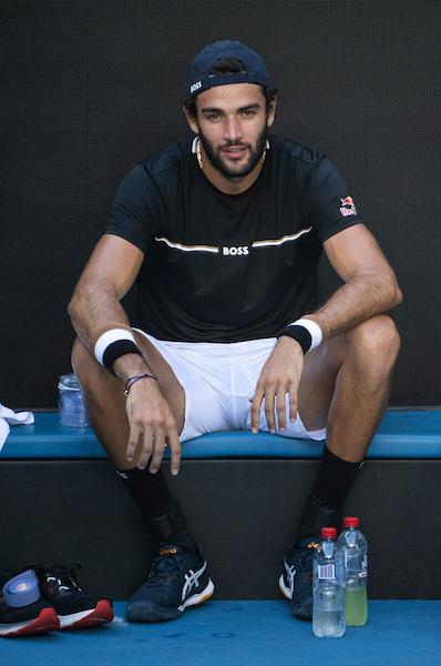 preparar Gallina flexible Matteo Berrettini signs footwear deal with ASICS