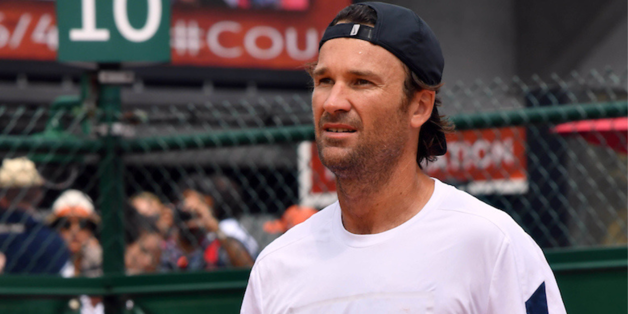 Gewoon aanval soep Carlos Moya 'totally against' the ATP's decision to test off-court coaching