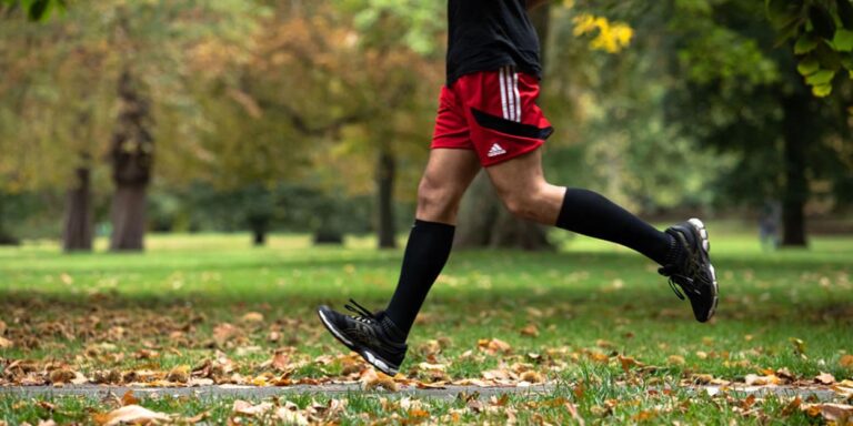 How Compression Socks Can Benefit Performance and Recovery